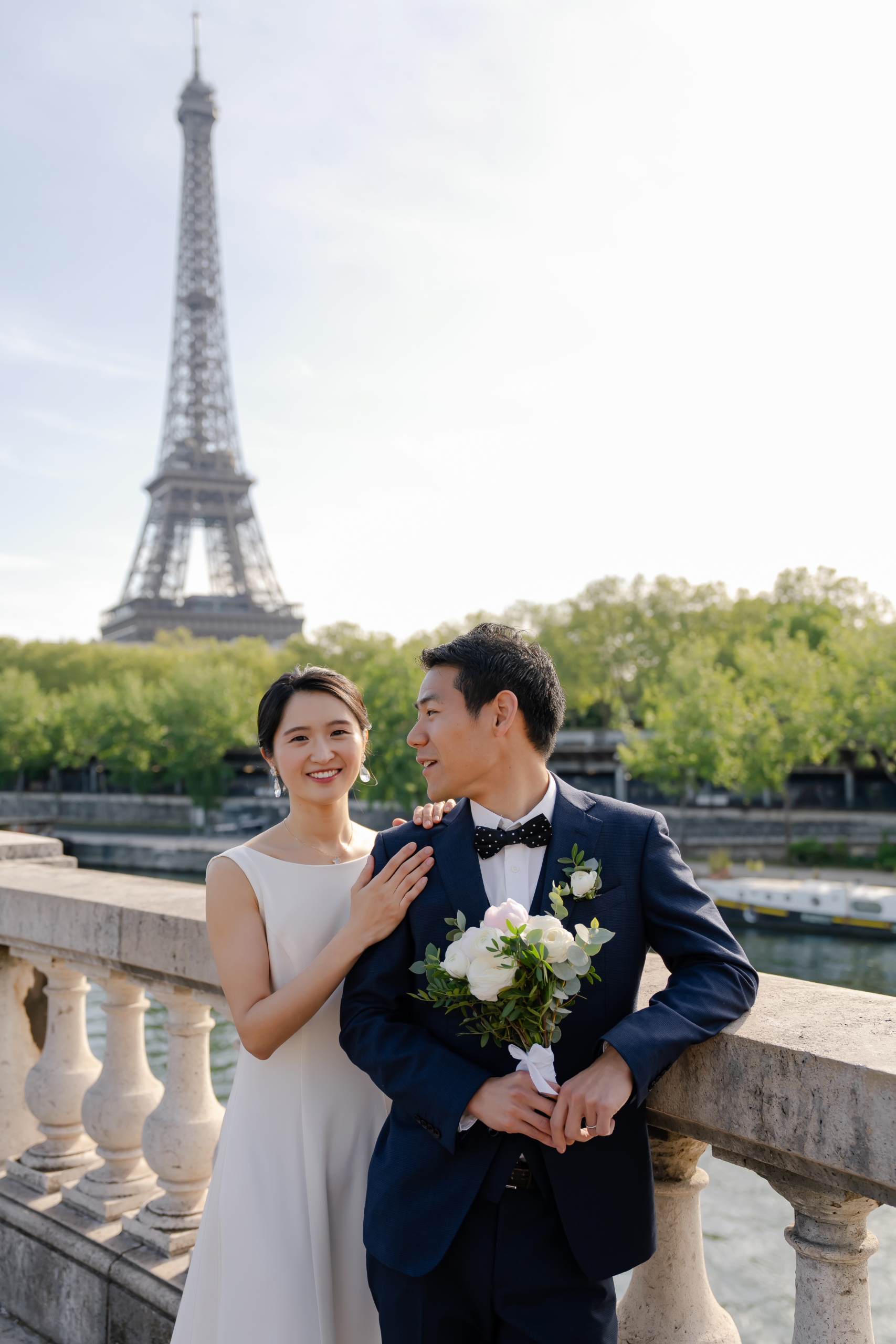 Couple photos elopement in Paris by Alex 