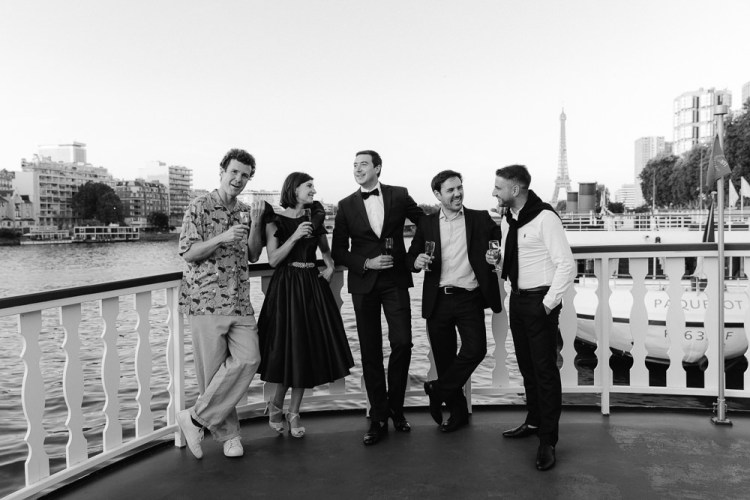 Private Parisian boat that can be rented for events such as wedding ceremony or wedding reception on the Seine River