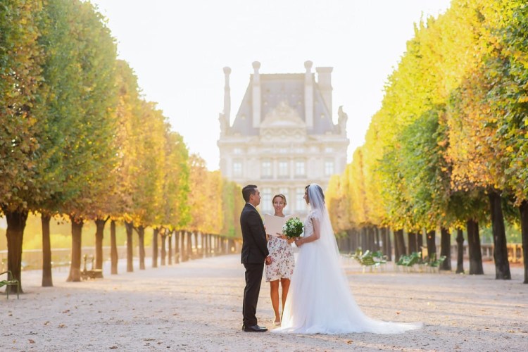 Celebrant in Paris - Aude Abadie