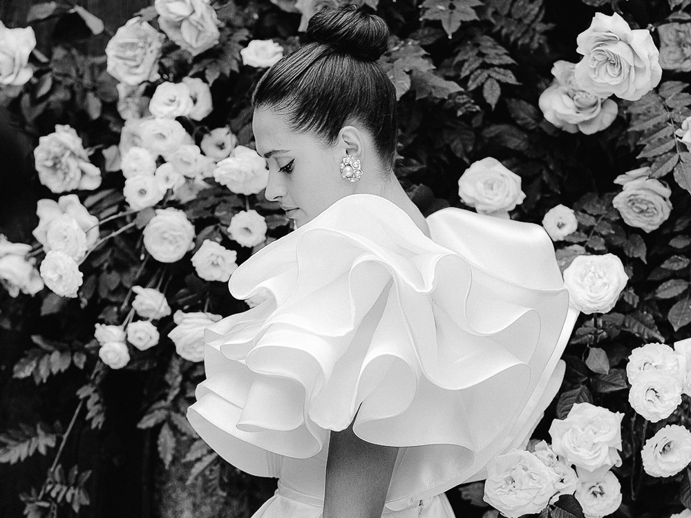 Contact The Paris Photographer Wedding Photo Team