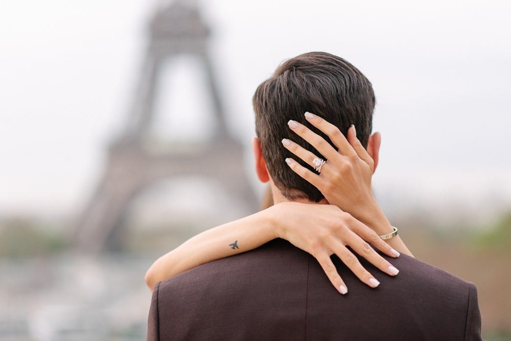 couple photography ideas - the detail shot of the engagement ring