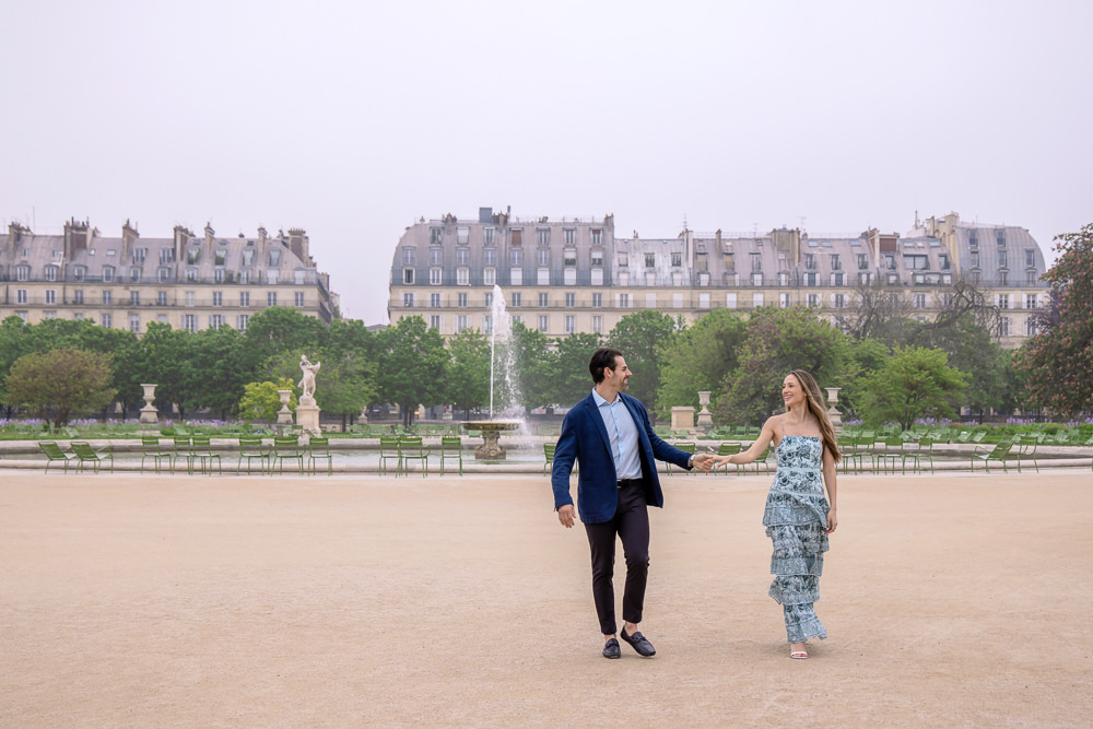 Couple-photoshoot-hidden-Eiffel-Tower-with-Daniel-2