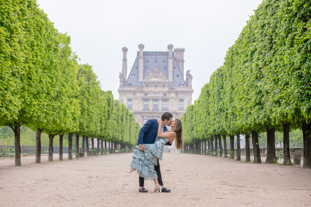 Couple-photoshoot-hidden-Eiffel-Tower-with-Daniel-5
