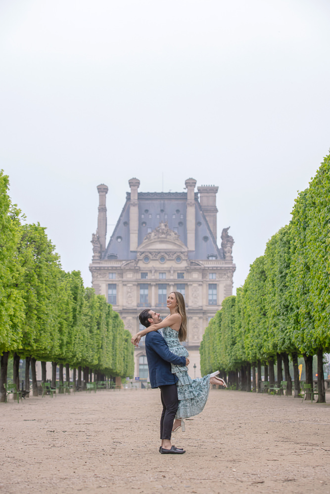 Couple-photoshoot-hidden-Eiffel-Tower-with-Daniel-6