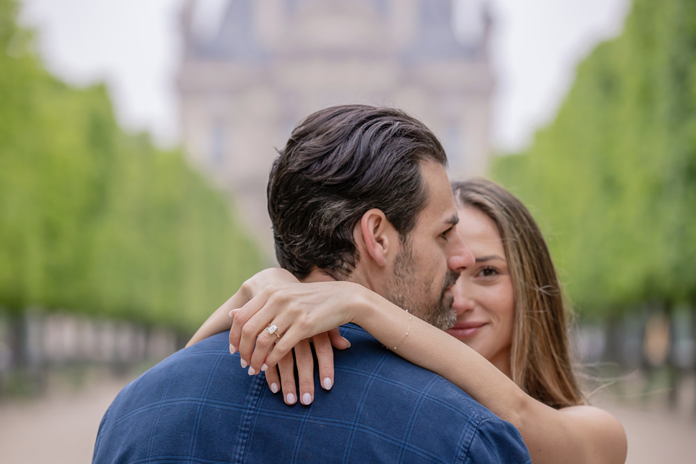 Couple-photoshoot-hidden-Eiffel-Tower-with-Daniel-7