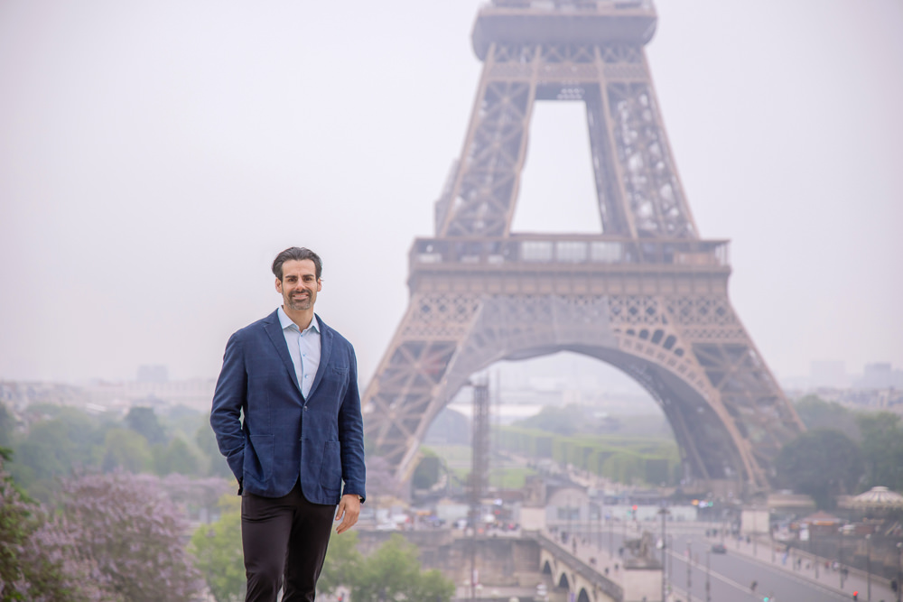 Couple-photoshoot-with-Paris-Photographer-Daniel-
