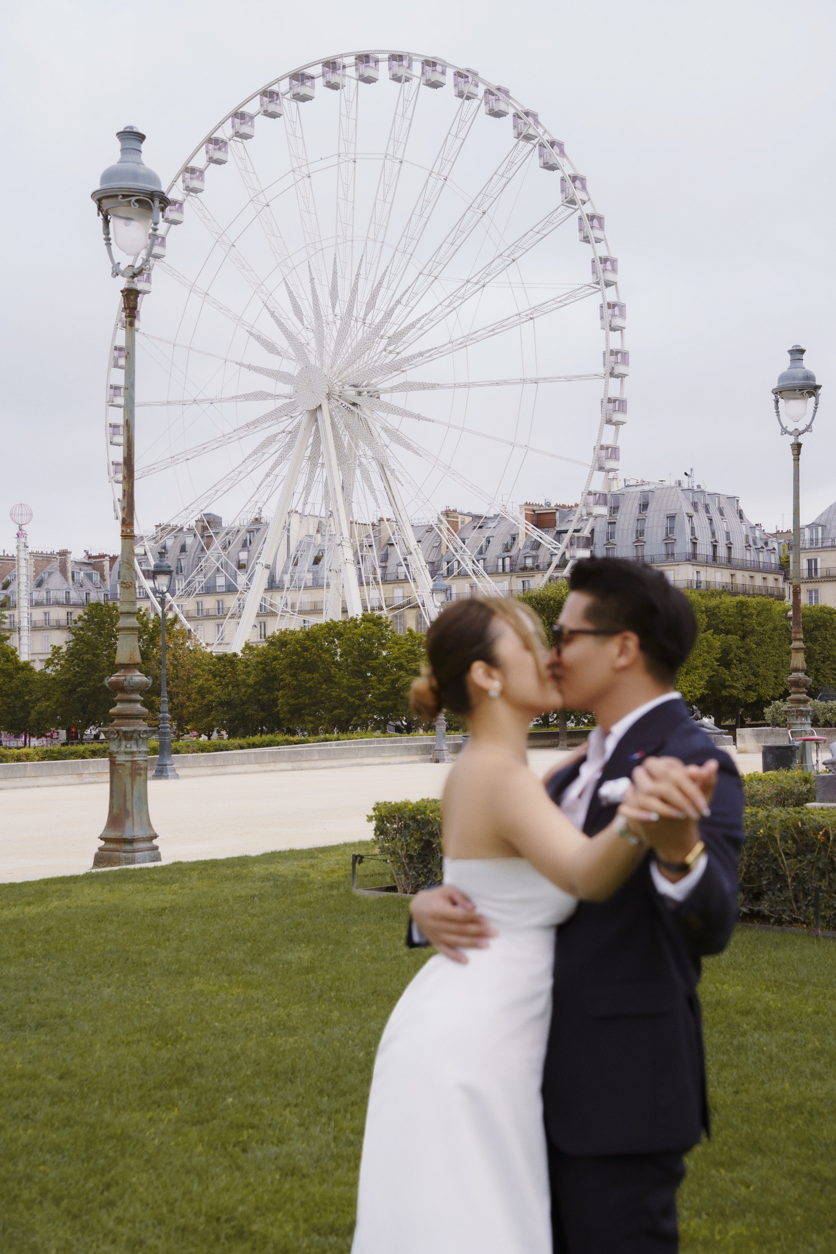 Couple-portraits-at-the-Louvre-Museum-by-The-Paris-Photographer-Anna4