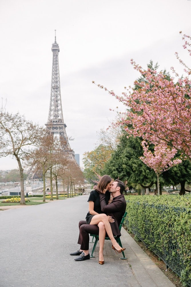 couples photo poses ideas - sitting in each others lap