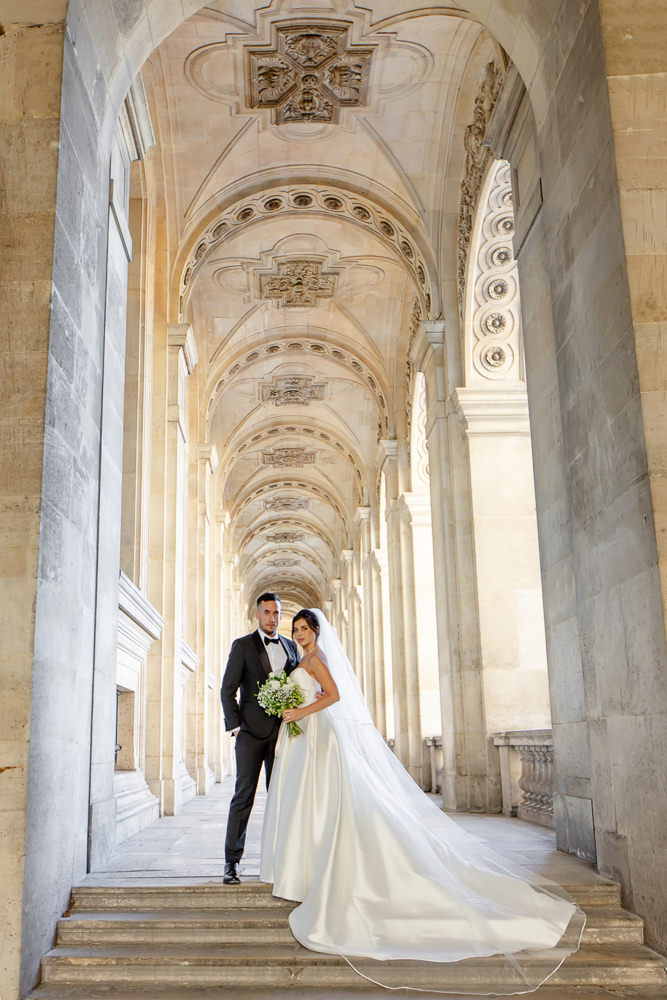 louvre museum elopement photos by daniel