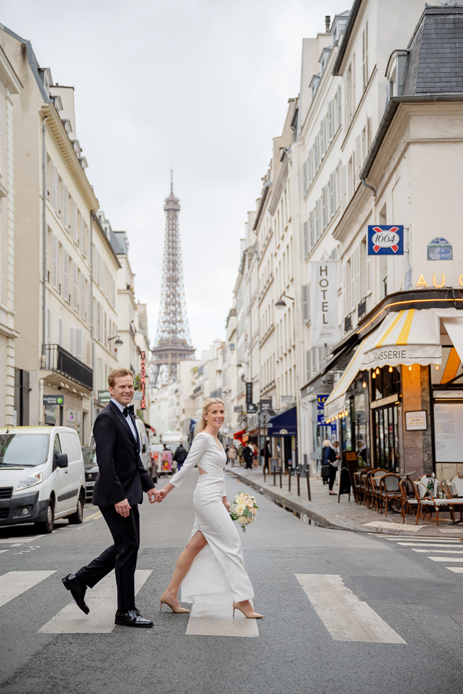 Street style photo elopement in Paris