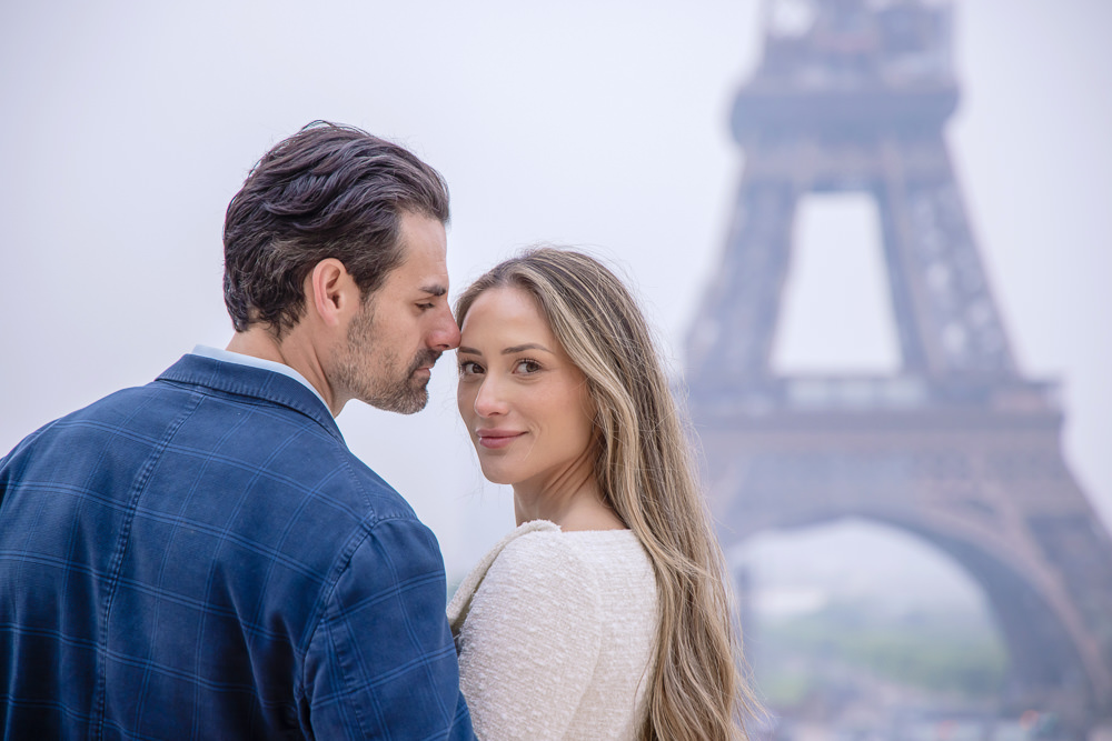 Elegant-couple-photoshoot-Eiffel-Tower-with-Daniel-3