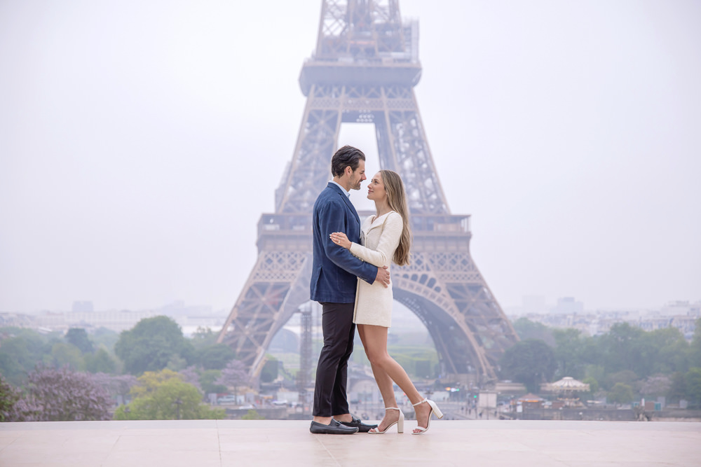 Elegant-couple-photoshoot-Eiffel-Tower-with-Daniel-5