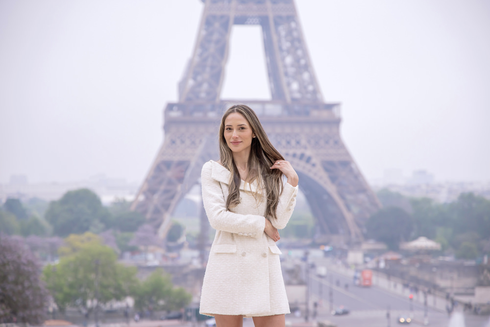 Elegant-couple-photoshoot-Eiffel-Tower-with-Paris-Photographer-Daniel-7