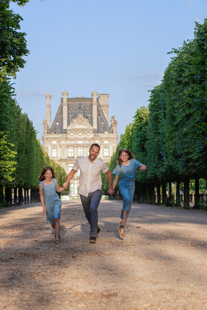 Elegant-outfit-family-photoshoot-with-The-Paris-Photographer-Daniel-1