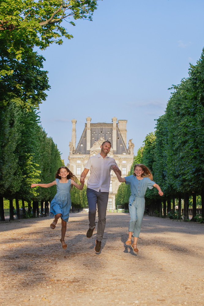 Elegant-outfit-family-photoshoot-with-The-Paris-Photographer-Daniel-2