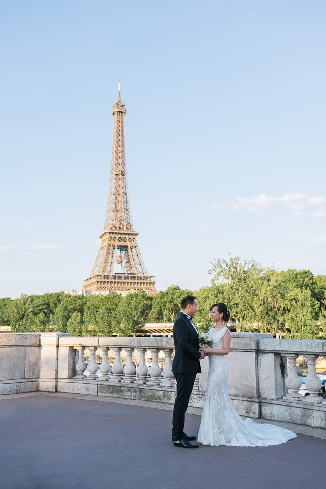 Elope in Paris at the Bir Hakeim bridge