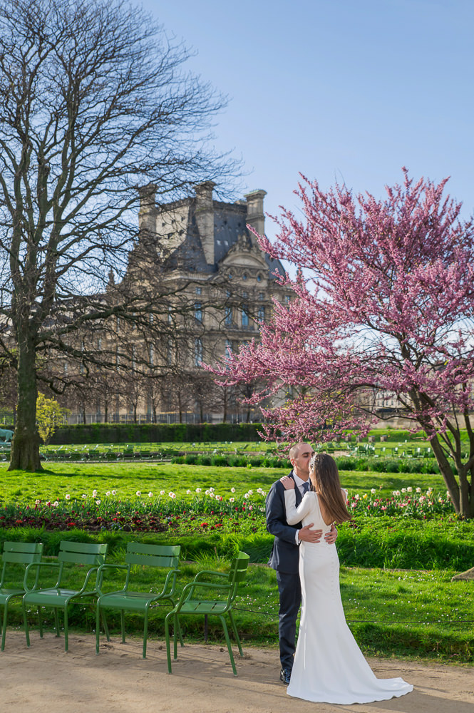 The Best Paris elopement locations in every season: Tuileries Garden in spring