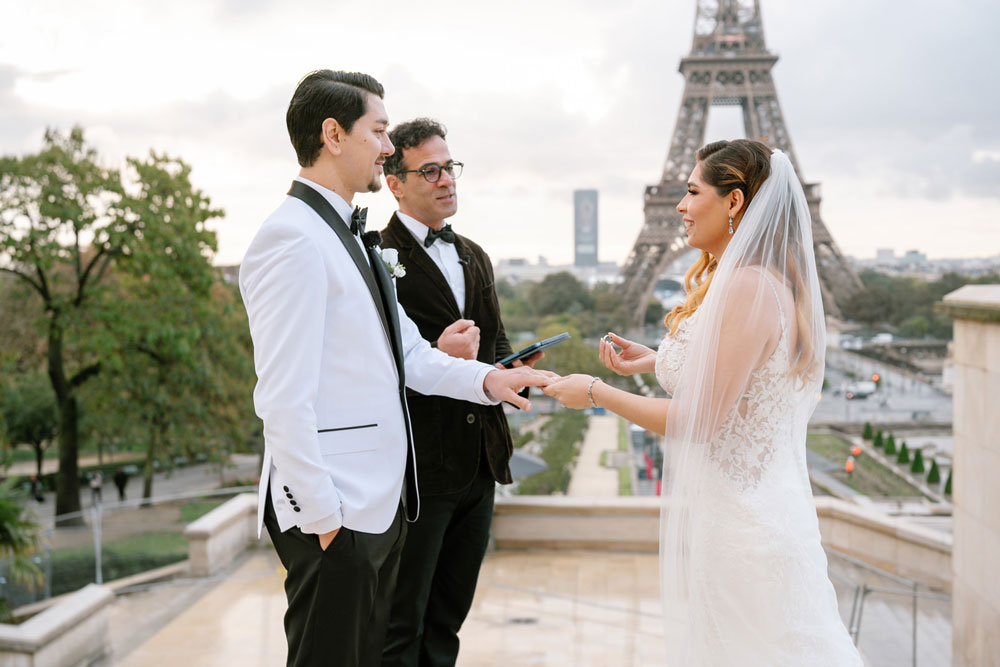 Elopement ceremony at one of the most famous locations in Paris - Trocadero with Eiffel Tower view