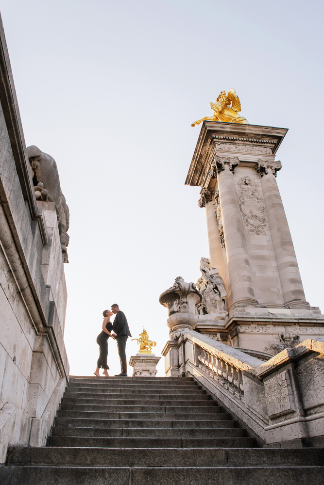English speaking photographer in Paris - engagement photos on Alexander 3 bridge