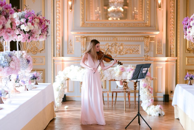 Euterpe Paris - Violinist based in Paris France available for weddings