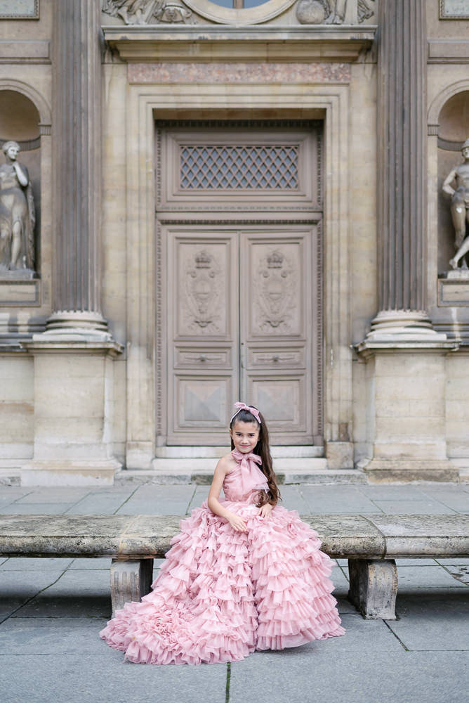 family photo shoots ideas louvre museum