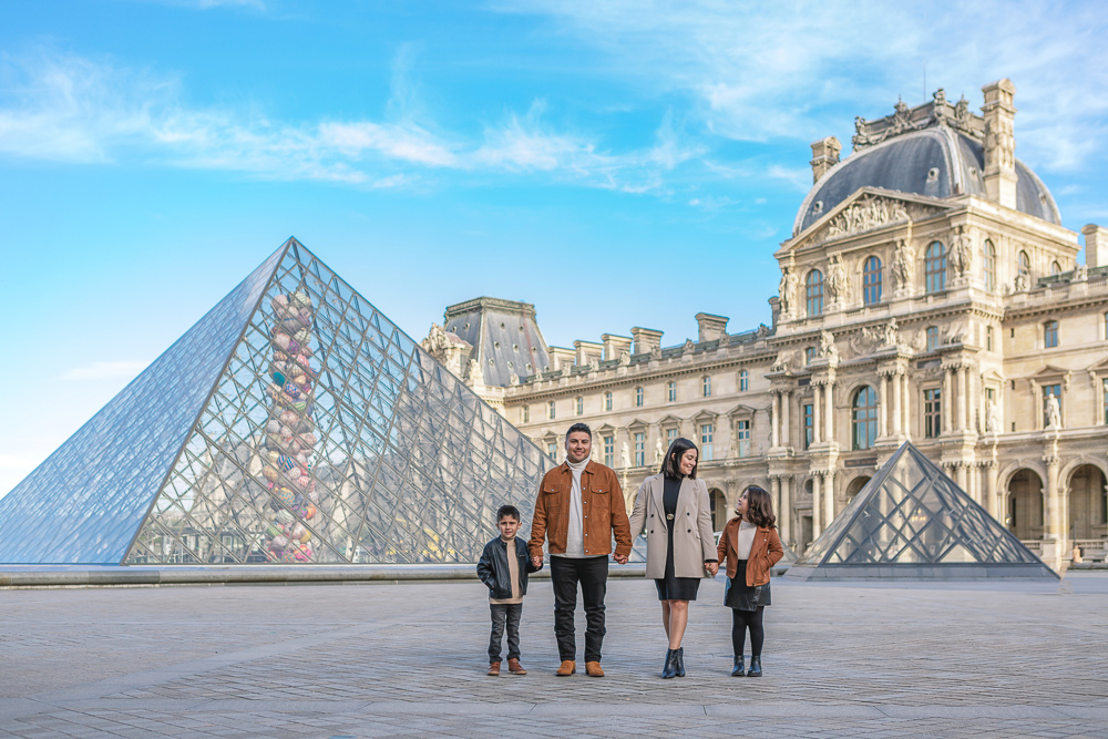 Family photos by Louvre Museum