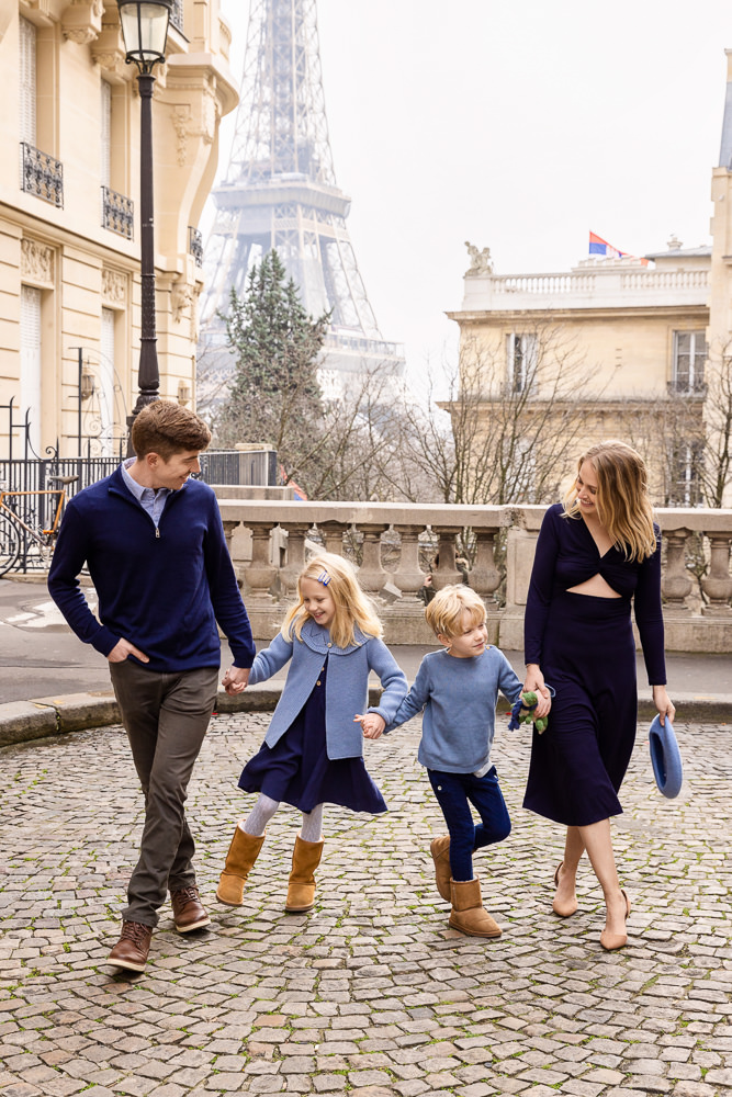 Family-Photoshoot-at-Avenue-Camoens-with-photographer-Daniel-3