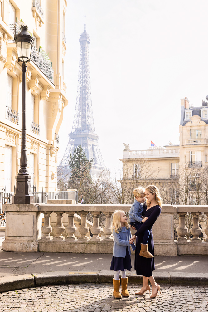 Family-Photoshoot-at-Avenue-Camoens-with-photographer-Daniel-7