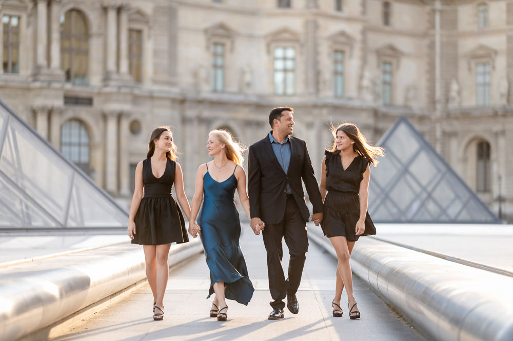Family photoshoot in Paris on a sunny summer morning at the louvre museum with The Paris Photographer