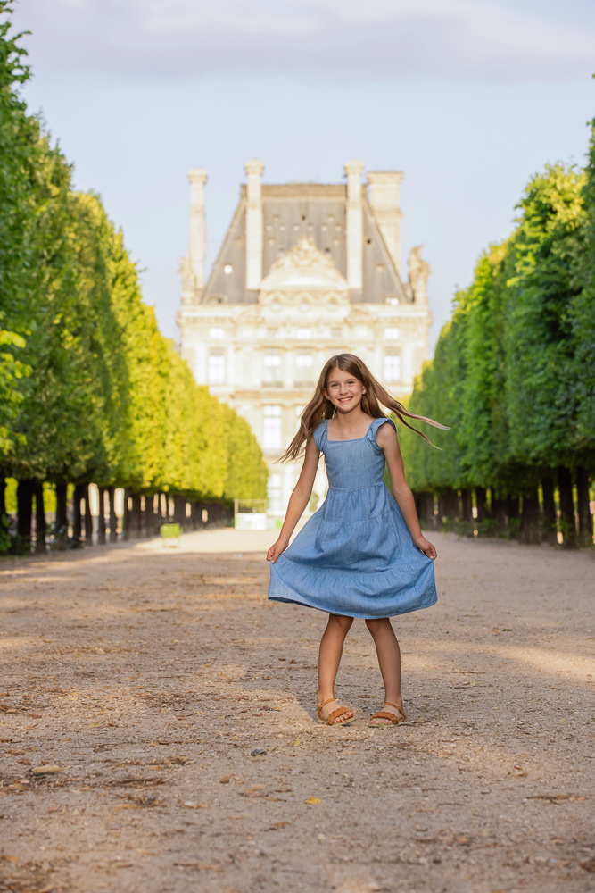 Family-photoshoot-with-Daniel-in-Tuileries-Garden-10