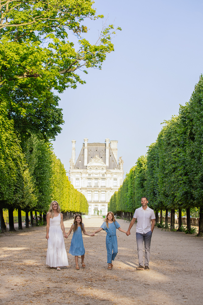 Family-photoshoot-with-Daniel-in-Tuileries-Garden-1