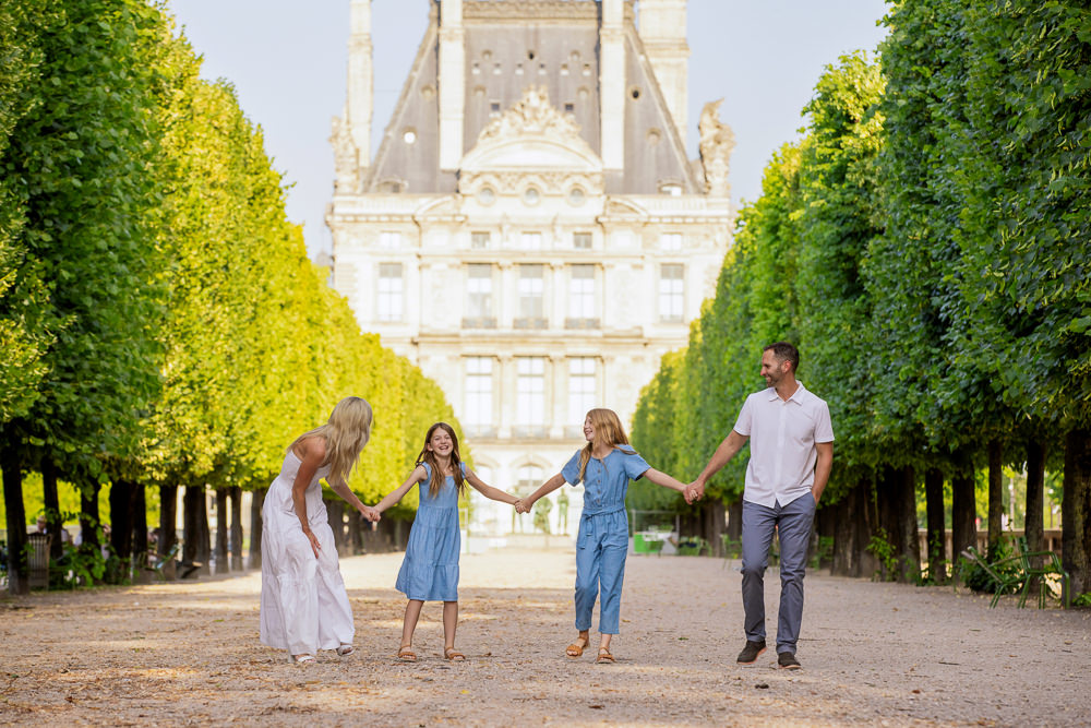 Family-photoshoot-with-Daniel-in-Tuileries-Garden-2