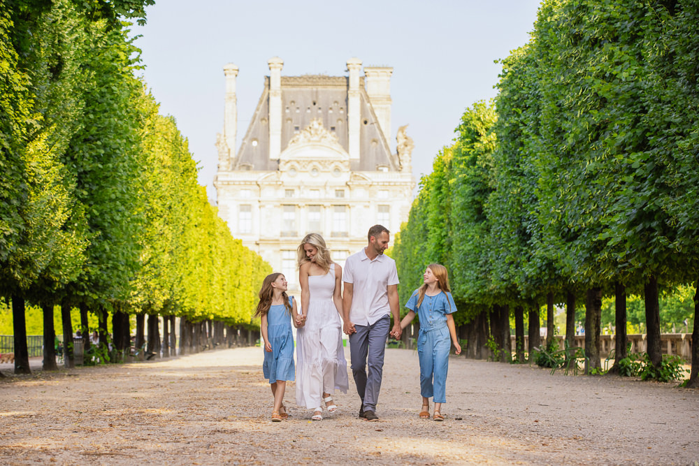 Family-photoshoot-with-Daniel-in-Tuileries-Garden-3