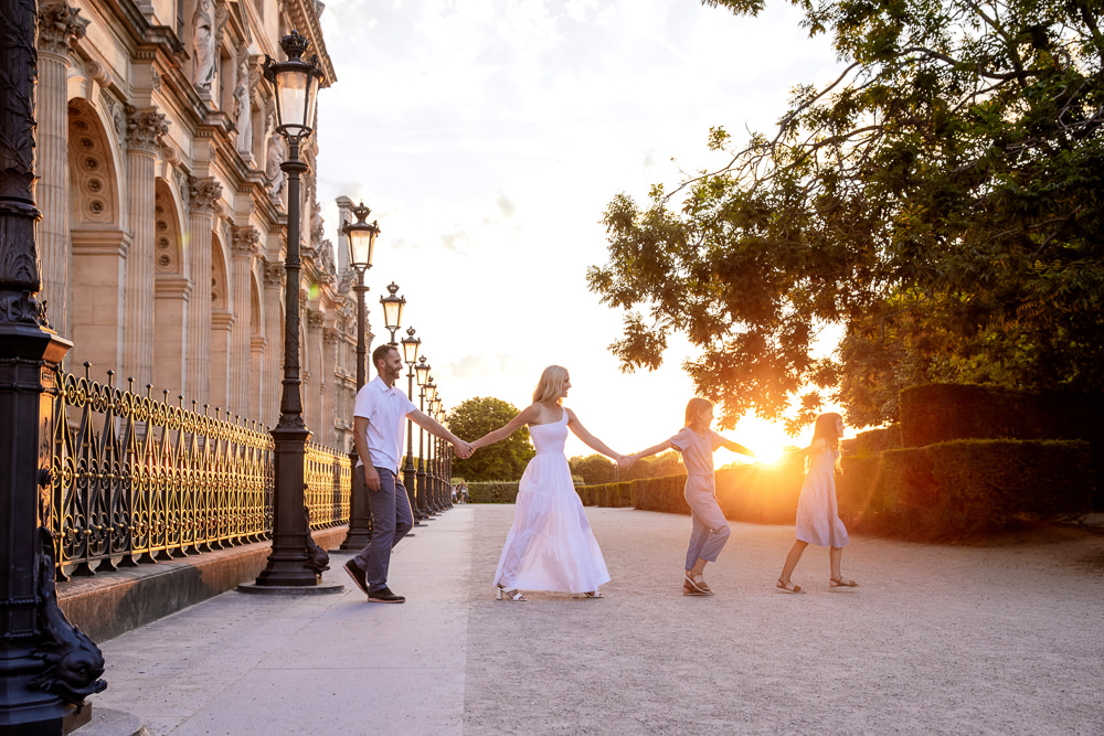 Family-photoshoot-with-family-photographer-Daniel-1