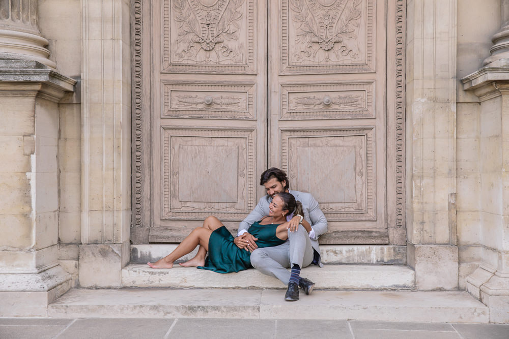 Fun-and-elegant-couple-photoshoot-at-Louvre-with-Daniel-1