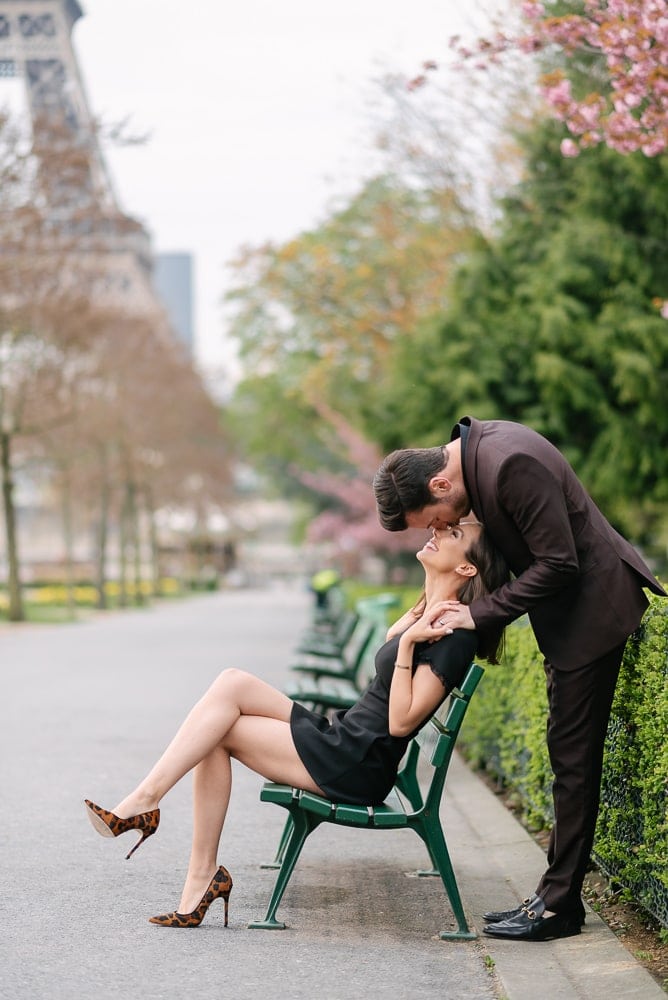fun couple photoshoot ideas - the fun kiss on the nose