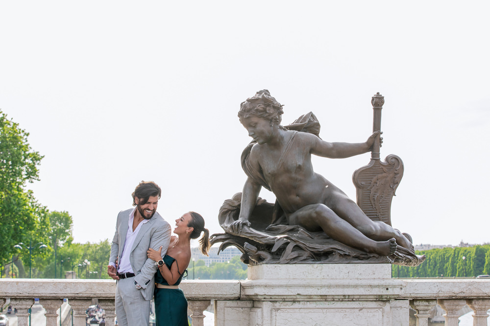 Fun-couple-photoshoot-with-photographer-Daniel-2