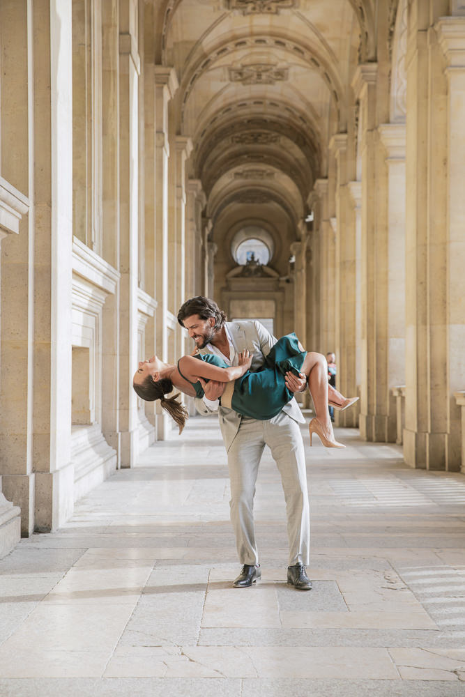 Fun-couple-photoshoot-with-photographer-Daniel-6