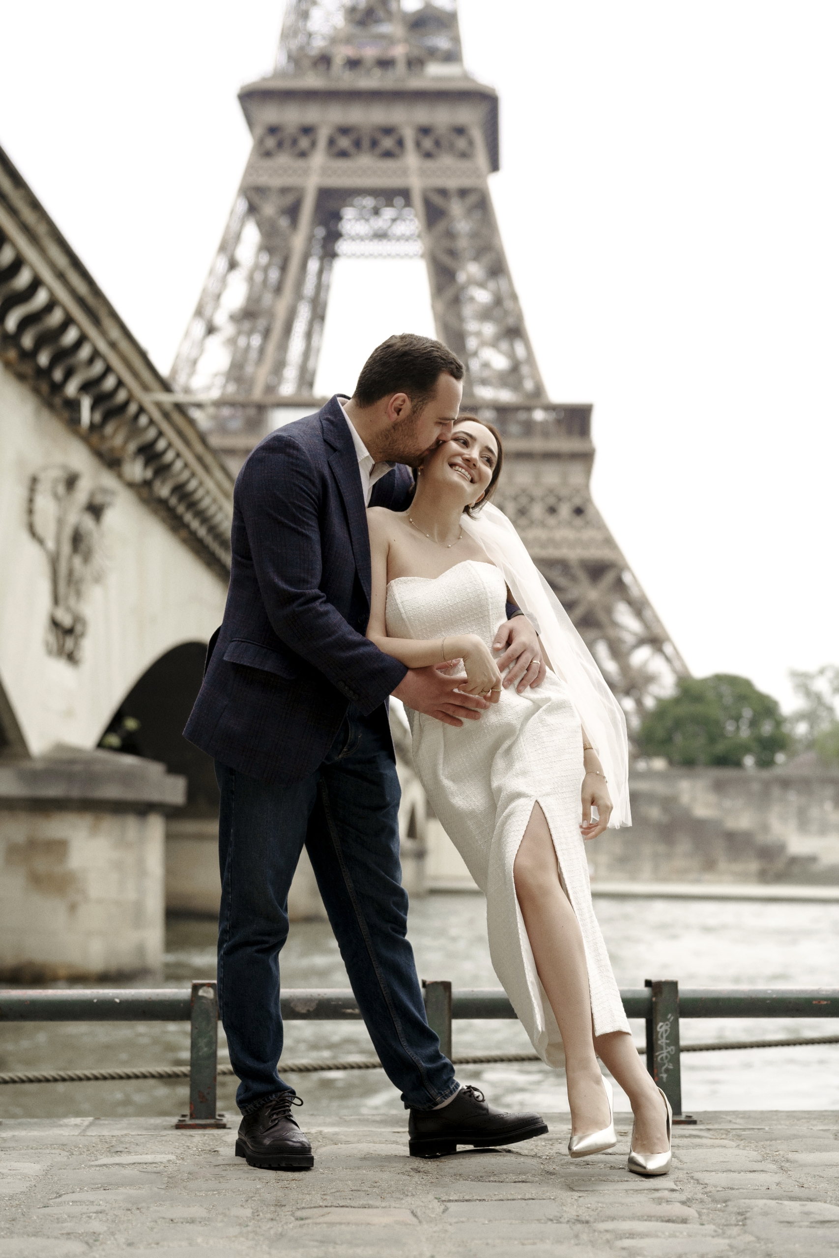 Modern-couple-engagement-photoshoot-with-Anna4