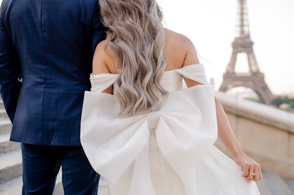 Wedding dress bow back in Paris - Paris elopement packages