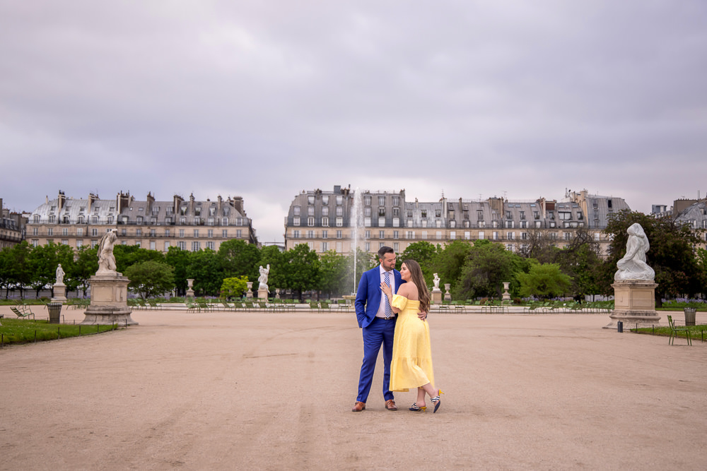 Paris-couple-photoshoot-from-Trocadero-to-Tuileries-with-Daniel-3