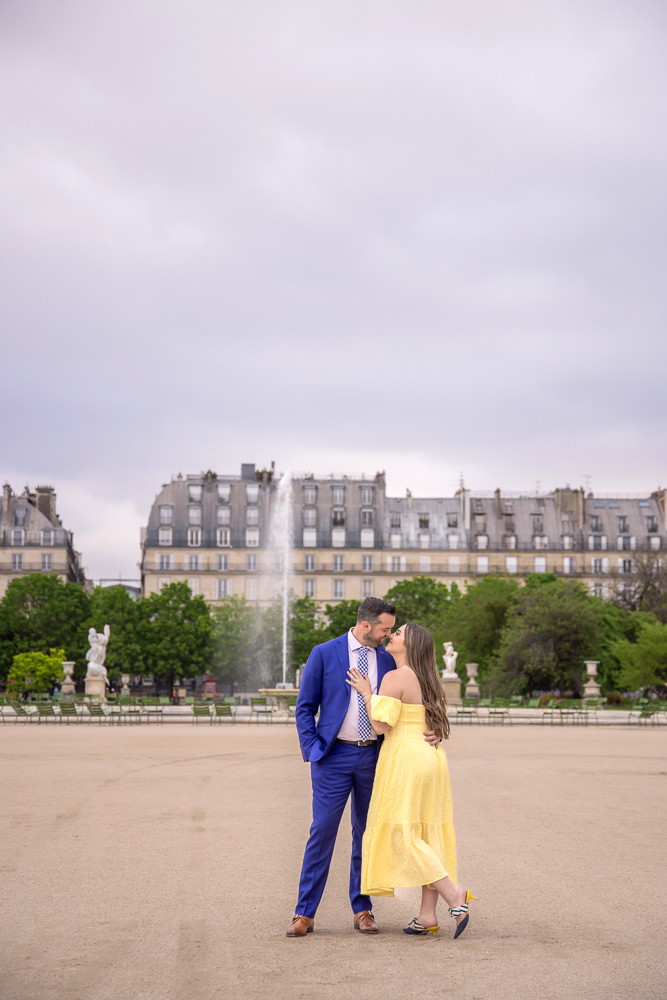 Paris-couple-photoshoot-from-Trocadero-to-Tuileries-with-Daniel-4