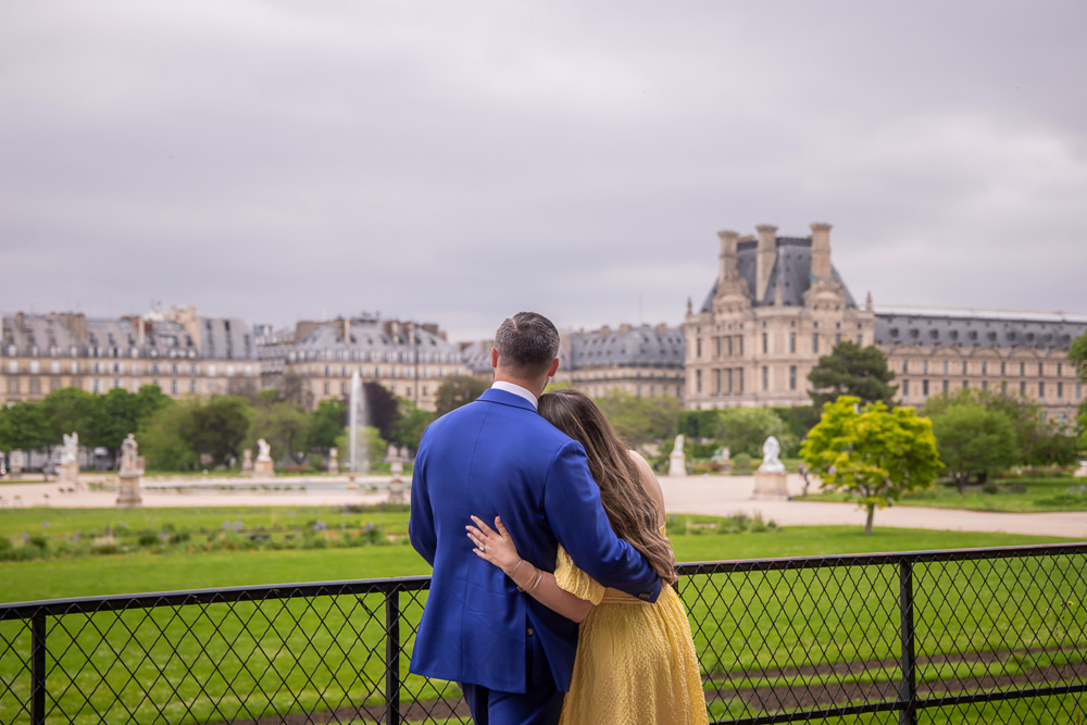 Paris-couple-photoshoot-from-Trocadero-to-Tuileries-with-Daniel-5