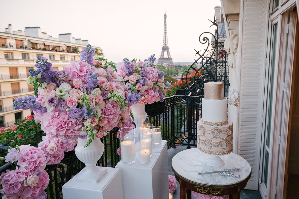Paris elopement photographer - dream setup with Eiffel Tower view