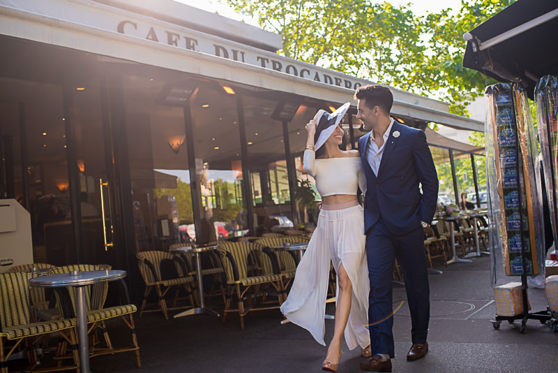 Fashionable couple walking in the streets of Paris