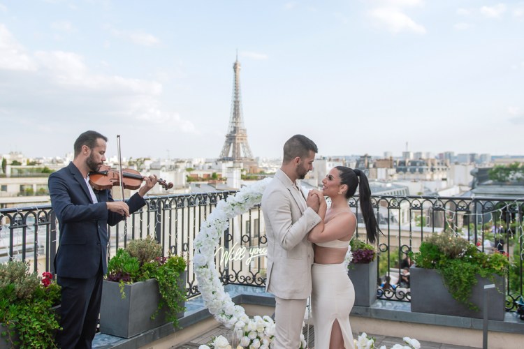 Paris musicians for marriage proposals