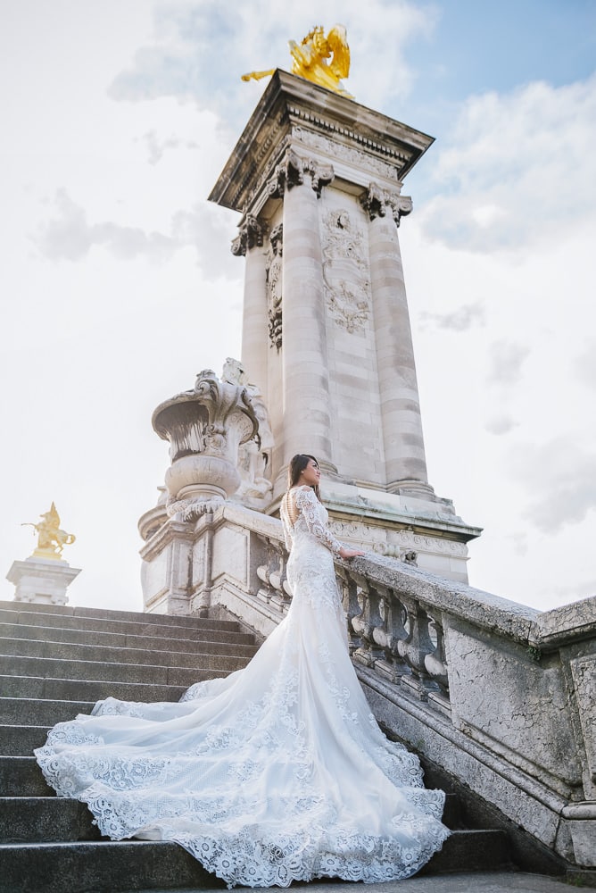 paris pre wedding photography bridal portrait on the alexander 3 bridge