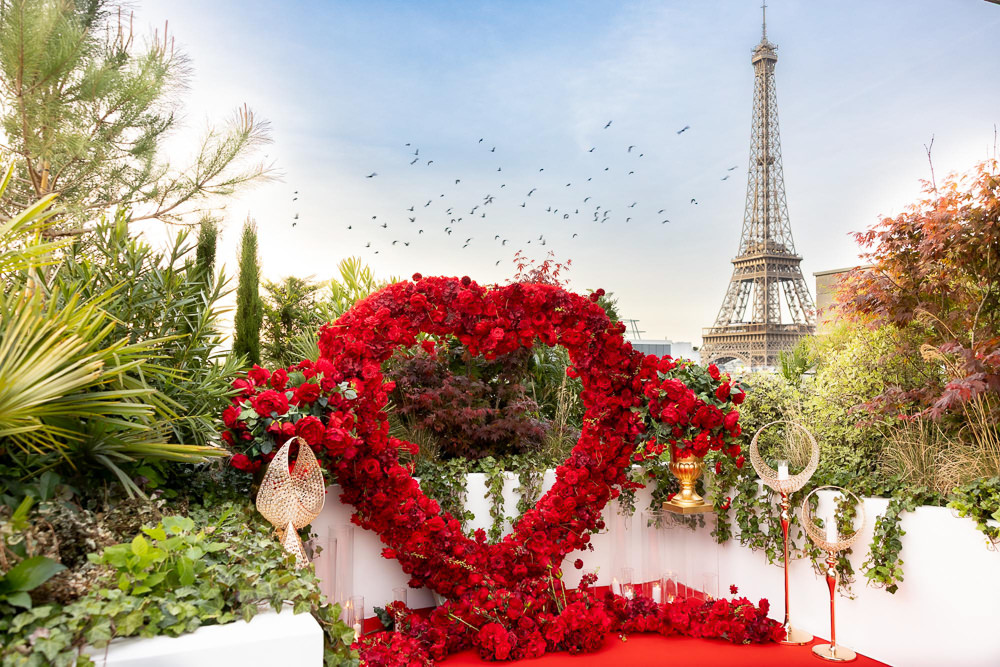Paris proposal packages by The Paris Photographer - Private Eiffel Tower rooftop and romantic decor