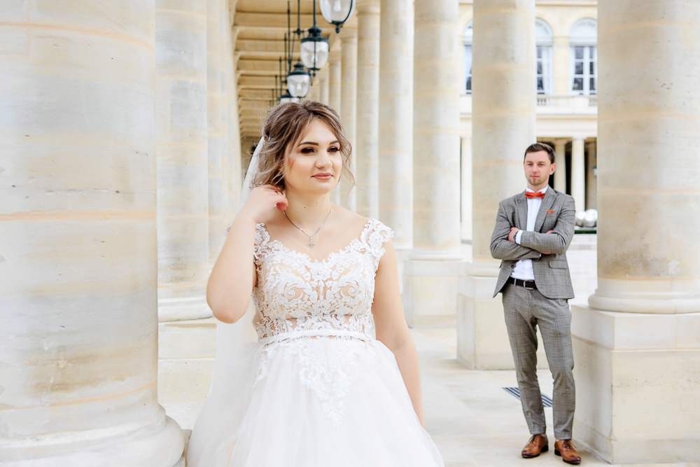 Paris wedding photos by photographer Alex 13