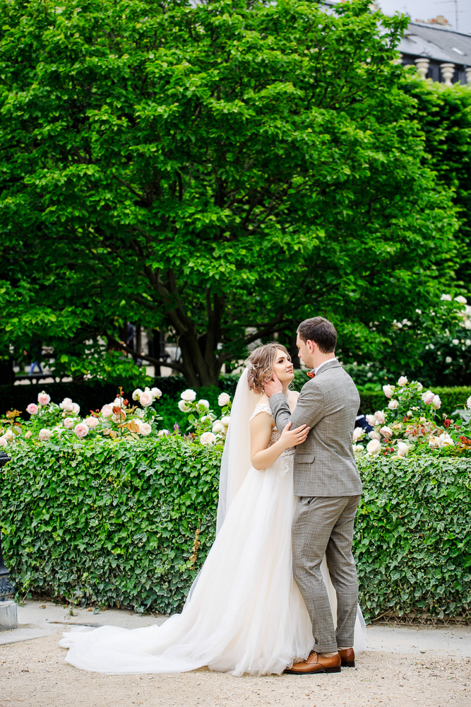 Paris wedding photos by photographer Alex 19